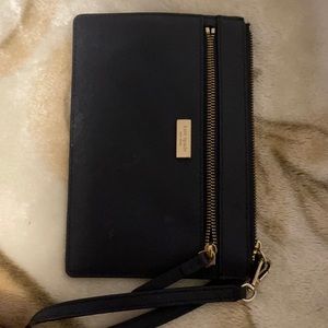 Used Kate spade wristlet.